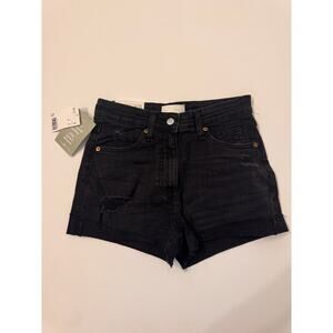 NWT H&M Women's Regular Waist Black Denim Shorts Distressed Size 6 US Stretch